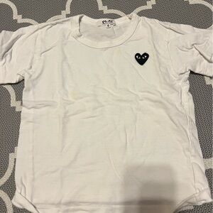 Comme des Garcons  boys 6t White Tee with Black Heart Logo